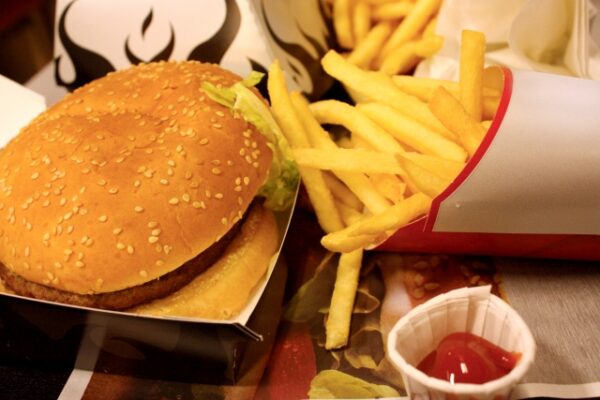 トランス脂肪酸を含む食べ物