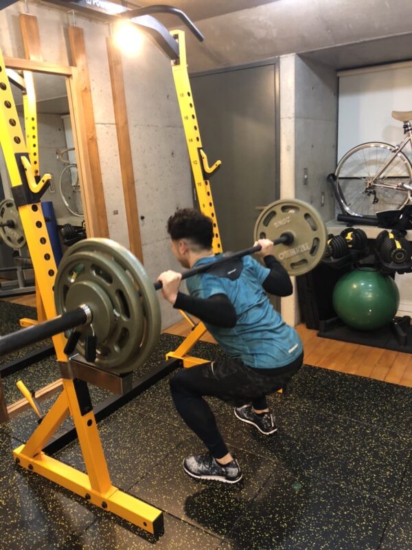 トレーニング初心者Kさん 入会後3ヶ月でスクワット95kgを7回できるようになりました